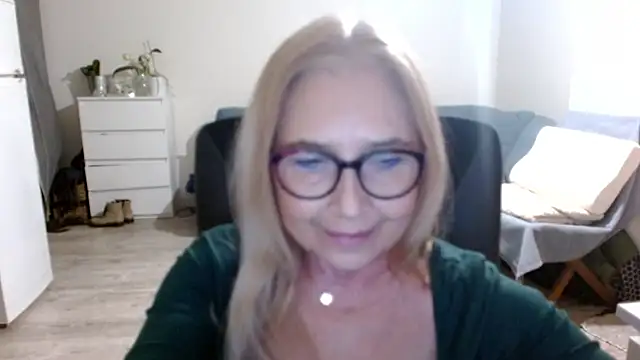 Snapshot of sofia_xkiss chatting on 01.28.25 sofia xkiss online show from 01.28.25