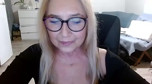 Snapshot of sofia_xkiss chatting on 02.05.25 sofia xkiss online show from 02.05.25