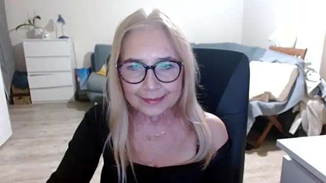 Snapshot of sofia_xkiss chatting on 02.09.25 sofia xkiss online show from 02.09.25