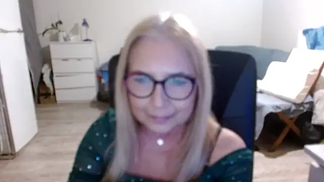 Snapshot of sofia_xkiss chatting on 02.14.25 sofia xkiss online show from 02.14.25