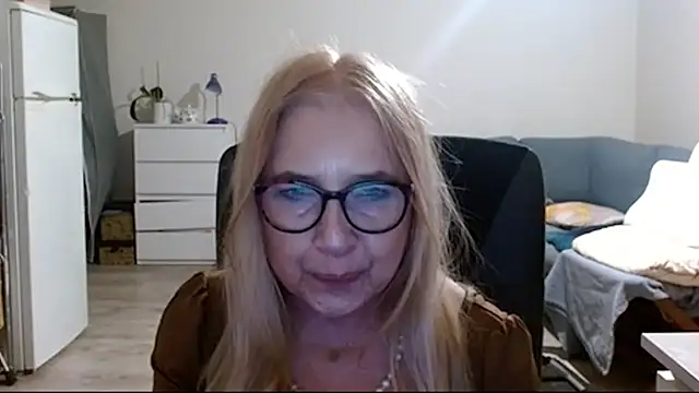 Snapshot of sofia_xkiss chatting on 02.24.25 sofia xkiss online show from 02.24.25