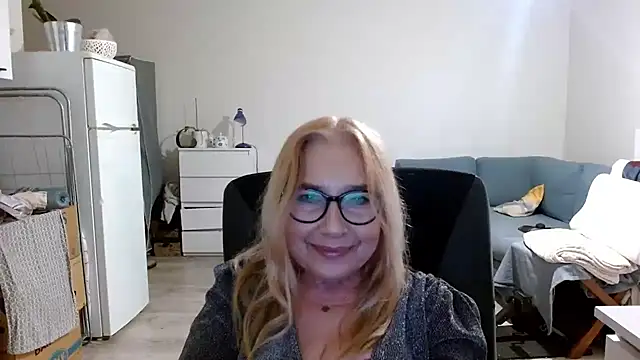 Snapshot of sofia_xkiss chatting on 03.02.25 sofia xkiss online show from 03.02.25