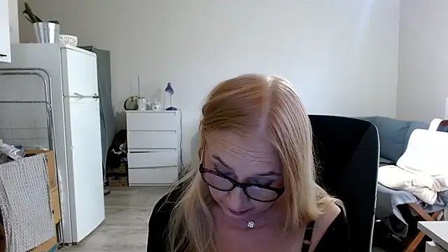 Snapshot of sofia_xkiss chatting on 03.03.25 sofia xkiss online show from 03.03.25