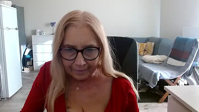 Snapshot of sofia_xkiss chatting on 03.07.25 sofia xkiss online show from 03.07.25