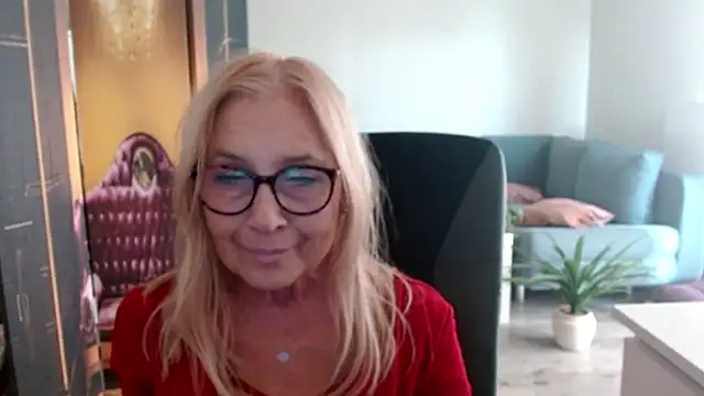 Snapshot of sofia_xkiss chatting on 10.02.25 sofia xkiss online show from 10.02.25