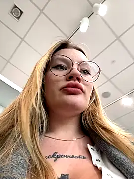 justmila online show from 10.02.25