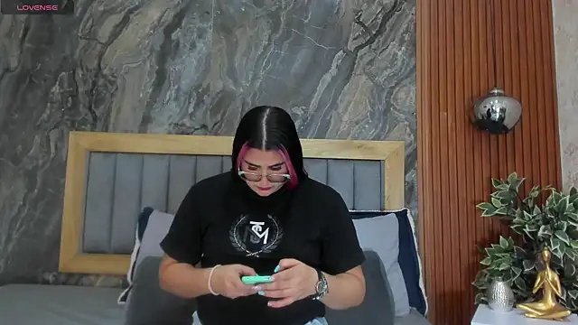 BellaPeers  online show from 02.13.25