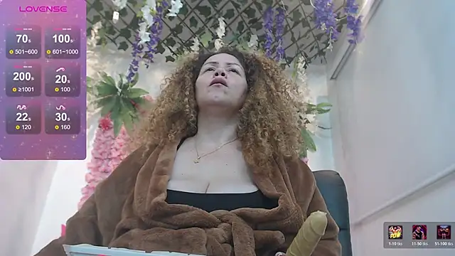 BLONDE SEXYHOT online show from 02.17.26