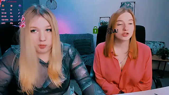 juli kisss online show from 02.14.25