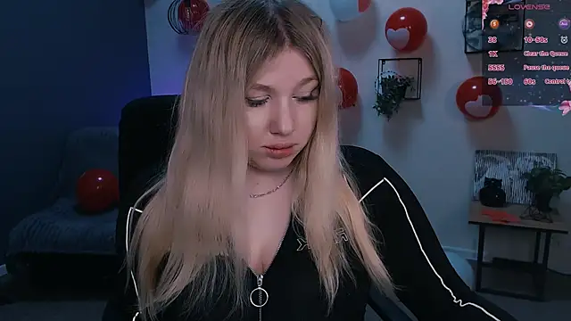 juli kisss online show from 02.24.25