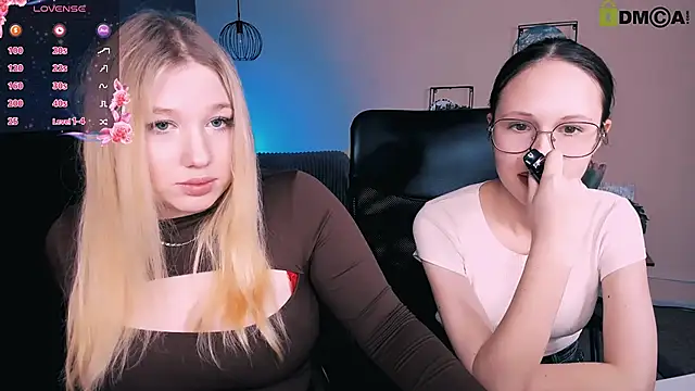 juli kisss online show from 03.08.25