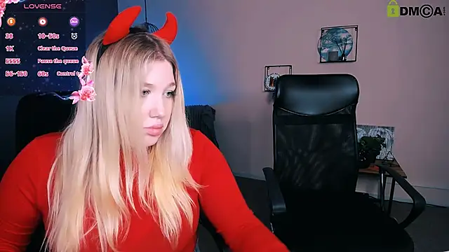 juli kisss online show from 03.16.25