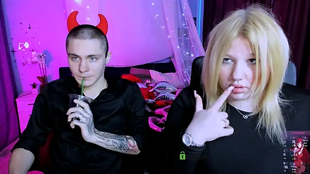 juli kisss online show from 02.18.26