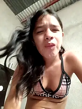 Snapshot of Little_Pau_Dirty chatting on 11.01.25 Little Pau Dirty online show from 11.01.25