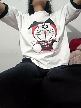 Snapshot of catreena chatting on 02.14.25 catreena online show from 02.14.25