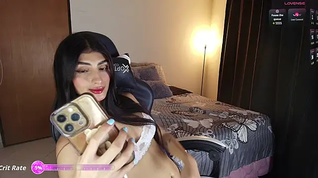 April Scarlett online show from 03.01.26