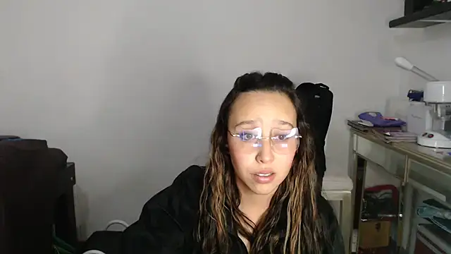 Snapshot of Skarlet_Adams28 chatting on 03.05.25 Skarlet Adams28 online show from 03.05.25