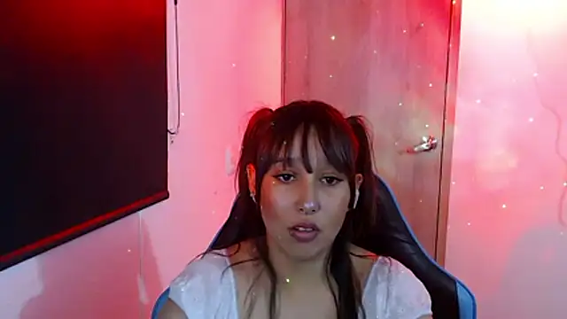 Snapshot of Skarlet_Adams28 chatting on 06.01.26 Skarlet Adams28 online show from 06.01.26