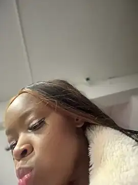 Thyana LS online show from 02.02.25