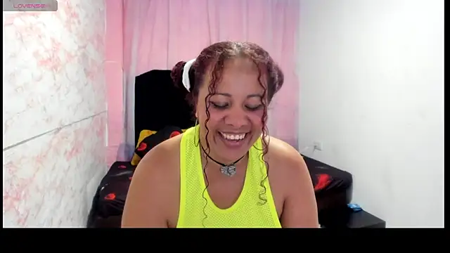 Snapshot of Brunette_sasha chatting on 04.25.26 Brunette sasha online show from 04.25.26