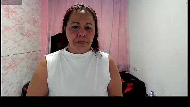Snapshot of Brunette_sasha chatting on 05.21.26 Brunette sasha online show from 05.21.26