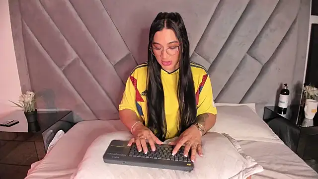 nataliee foster online show from 06.23.26