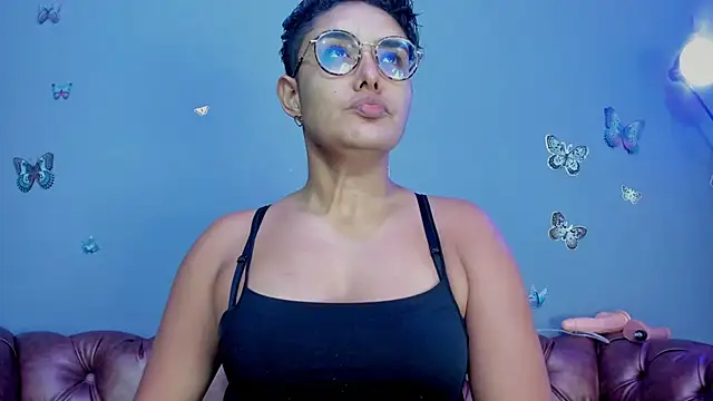 Snapshot of Kaira_mosse chatting on 11.26.25 Kaira mosse online show from 11.26.25