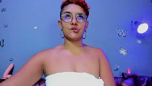 Kaira mosse online show from 03.11.26