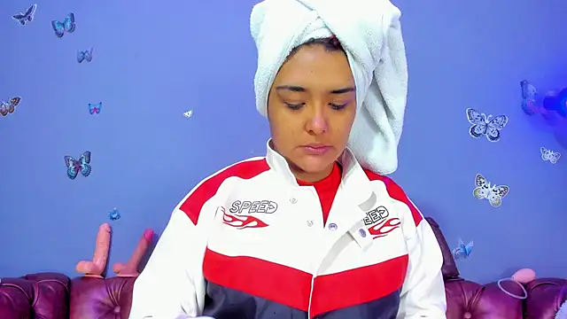 Kaira mosse online show from 04.11.26