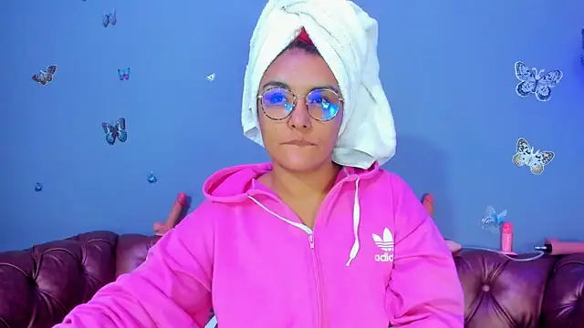 Kaira mosse online show from 04.19.26