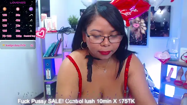 Snapshot of Keilathompson chatting on 02.14.25 Keilathompson online show from 02.14.25