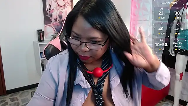 Snapshot of Keilathompson chatting on 10.06.25 Keilathompson online show from 10.06.25