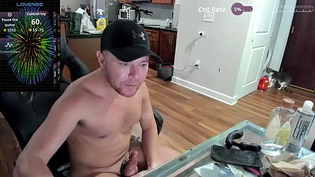 Snapshot of aaron_s_x chatting on 10.11.25 aaron s x online show from 10.11.25