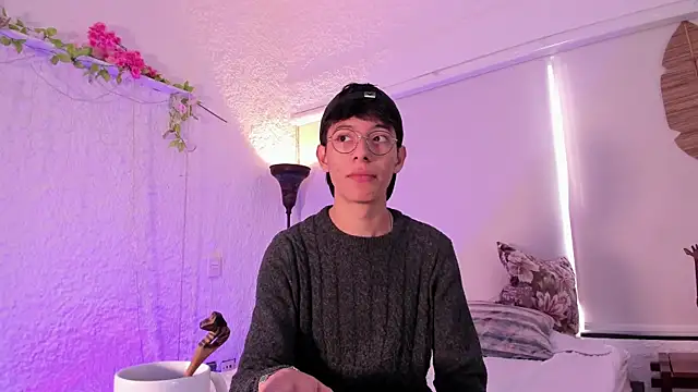 Snapshot of alexandersawyer chatting on 01.06.25 alexandersawyer online show from 01.06.25