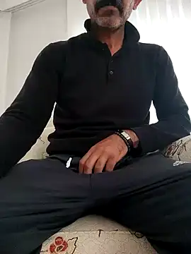 Snapshot of Rdm_b chatting on 10.25.25 Rdm b online show from 10.25.25