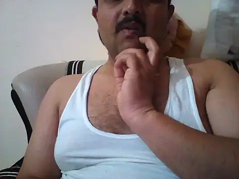 Snapshot of Akhil3290 chatting on 04.04.26 Akhil3290 online show from 04.04.26