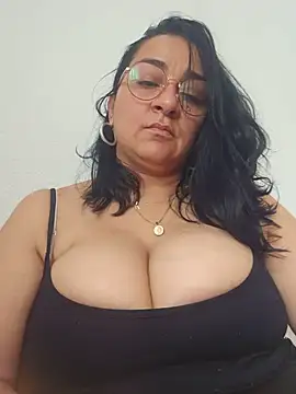 paulinaDiaz1 online show from 05.12.26