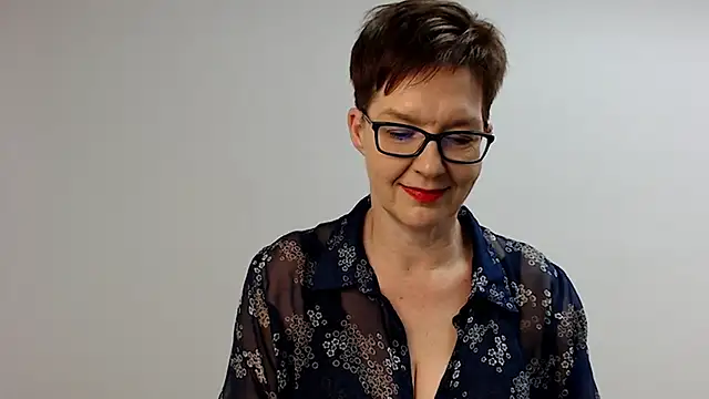 Snapshot of Sofie69Velvet chatting on 02.24.25 Sofie69Velvet online show from 02.24.25