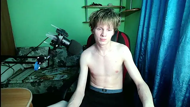 fameboyboo online show from 12.04.25