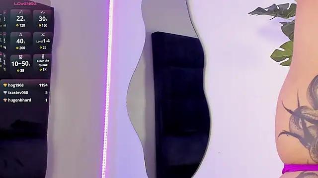 Snapshot of kenayfox chatting on 03.14.25 kenayfox online show from 03.14.25