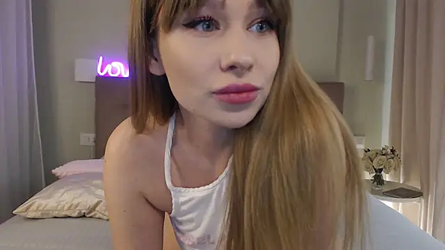 Snapshot of NoraLosttT chatting on 02.08.25 NoraLosttT online show from 02.08.25