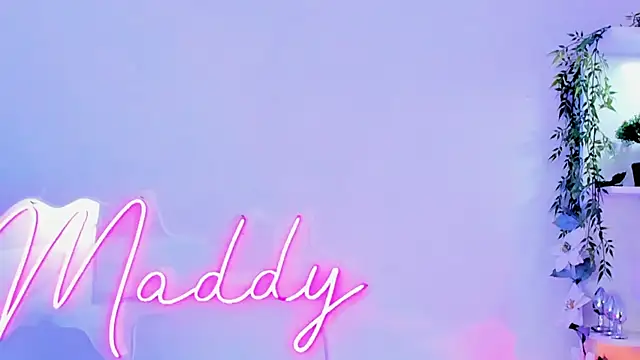 MaddyParisi online show from 02.08.25