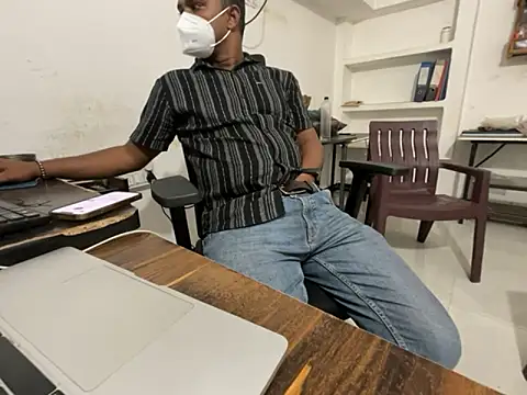 real meet girl finding in online show from 10.15.25