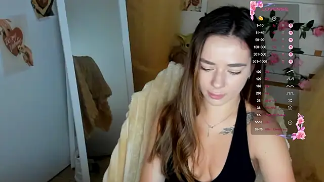 Snapshot of Bella_XO chatting on 06.20.26 Bella XO online show from 06.20.26