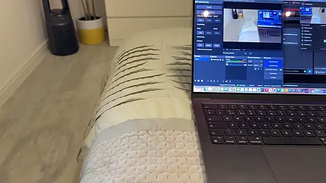 Snapshot of PROCOUPLEX0 chatting on 10.08.25 PROCOUPLEX0 online show from 10.08.25