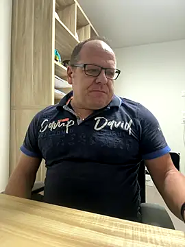 coupleLatinaLovers online show from 12.22.25