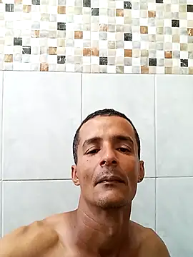 Snapshot of morenogato100 chatting on 10.08.25 morenogato100 online show from 10.08.25