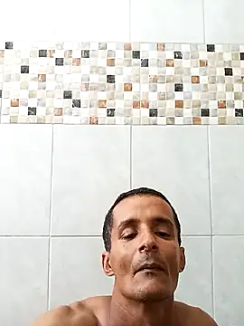 Snapshot of morenogato100 chatting on 11.17.25 morenogato100 online show from 11.17.25