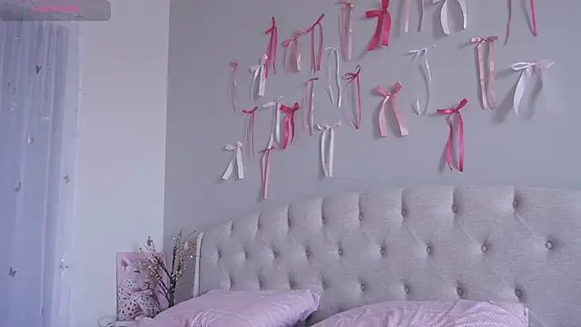 Snapshot of yumisunn chatting on 02.23.26 yumisunn online show from 02.23.26