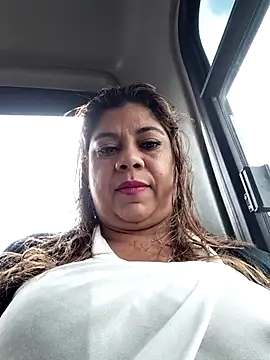 Laura-Hernandez online show from 12.22.25